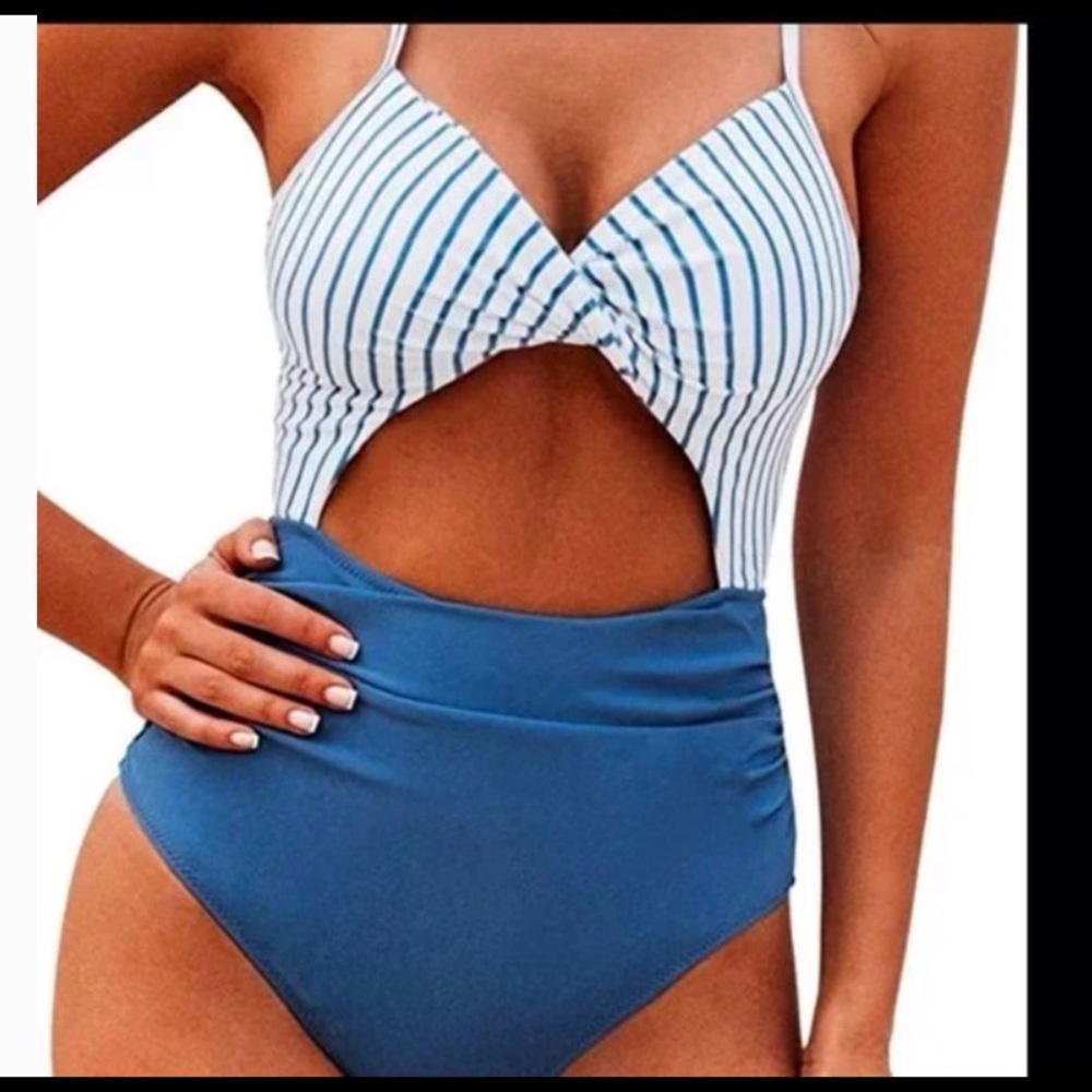Cupshe Swim Navy Striped Twist Front One Piece Swimsuit Size Medium - Picture 2 of 11